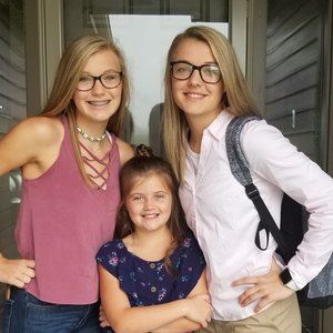 Meet your Posher, April